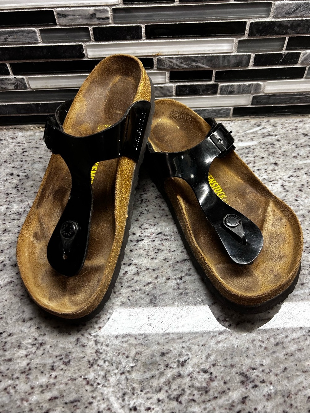 Birkenstock Gizeh Black Patent Thong Sandals with Brown Suede Footbed size 7 - Picture 4 of 8